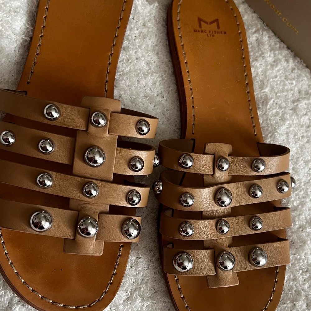 MARC FISHER LTD PAVA SLIDE SANDALS (NATURAL) SIZE 10